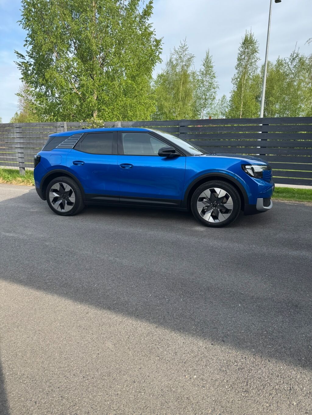 Ford Explorer 2025 Sininen