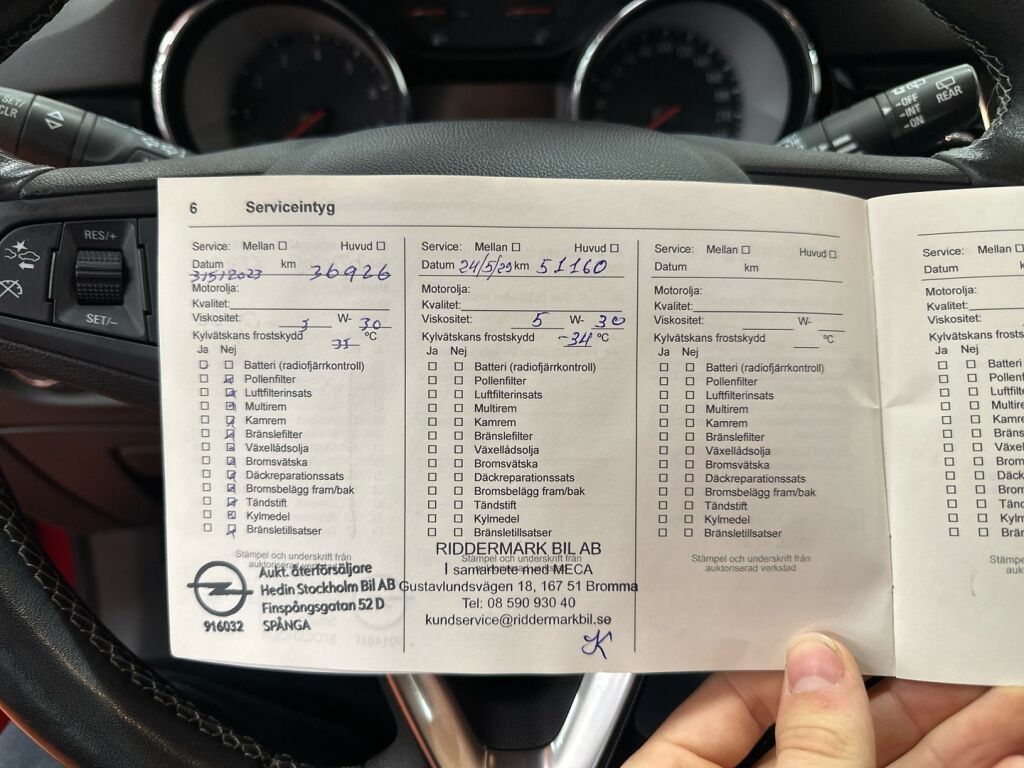 Opel Astra 2021 Punainen