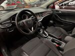 Opel Astra 2021 Punainen