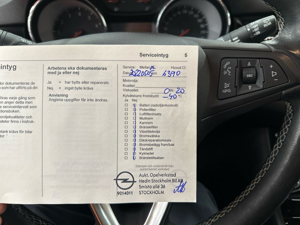 Opel Astra 2021 Punainen