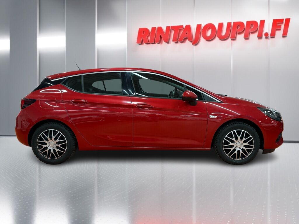 Opel Astra 2021 Punainen