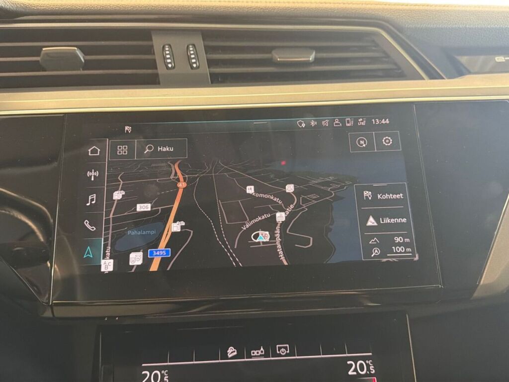 Audi e-tron 2020 Musta