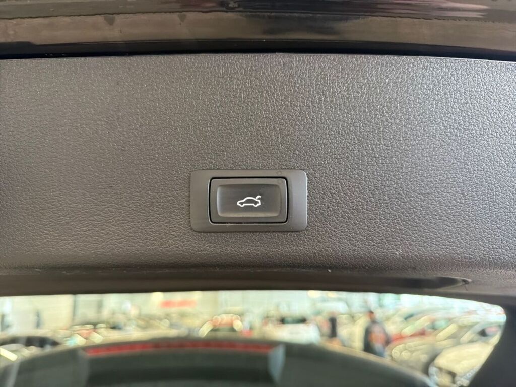 Audi e-tron 2020 Musta