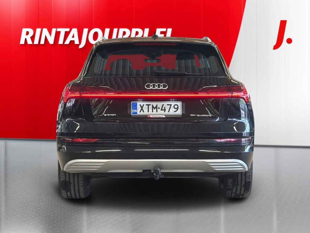 Audi e-tron 2020 Musta
