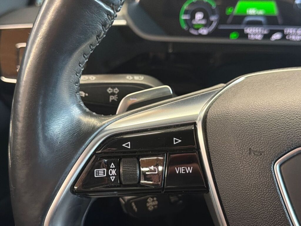 Audi e-tron 2020 Musta