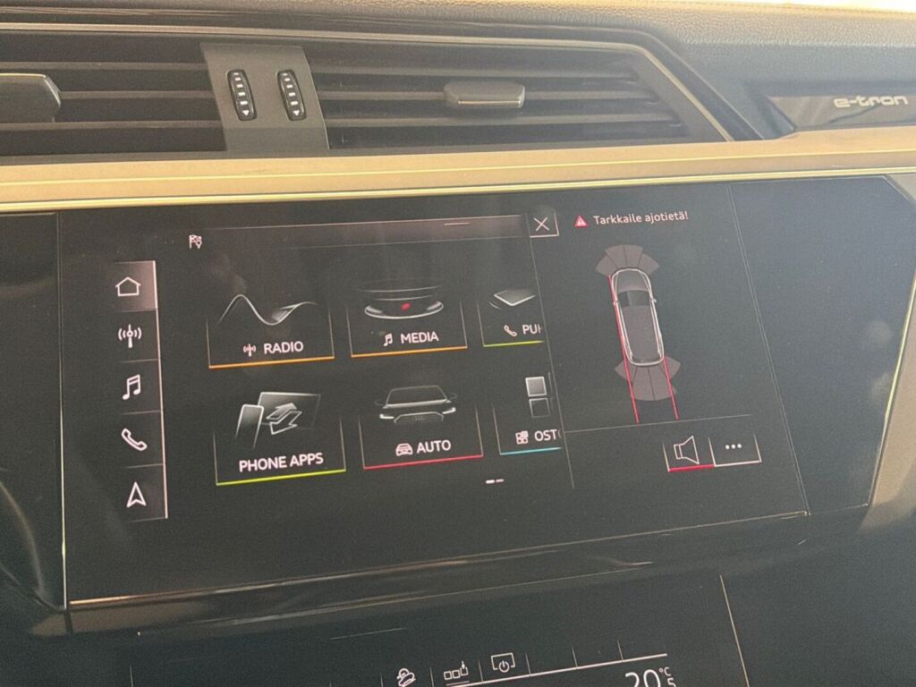 Audi e-tron 2020 Musta
