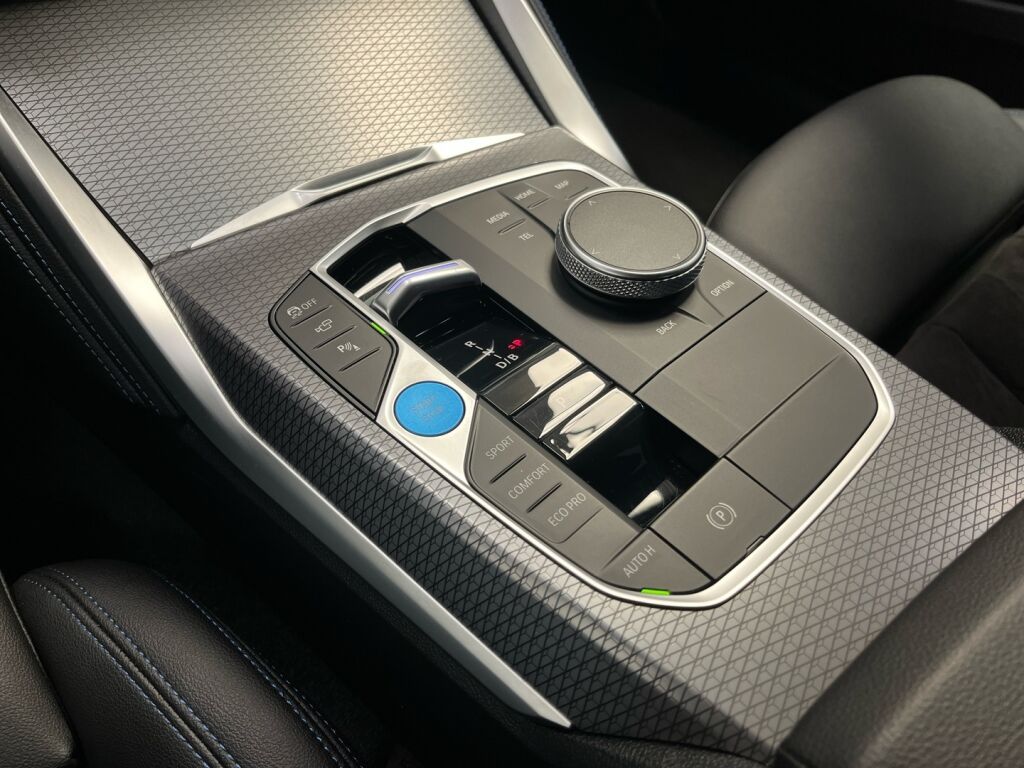 BMW i4 2023 Valkoinen