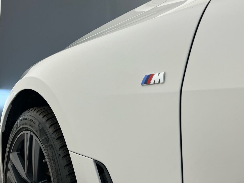 BMW i4 2023 Valkoinen