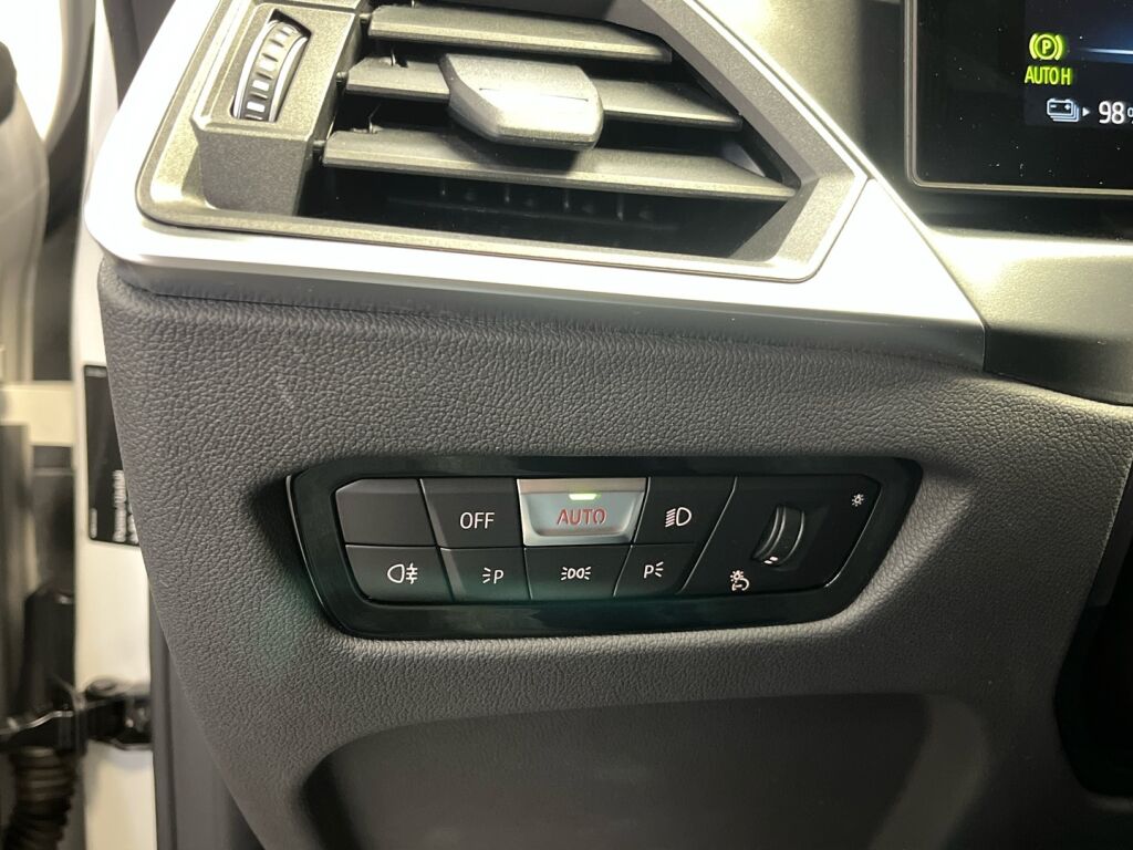 BMW i4 2023 Valkoinen