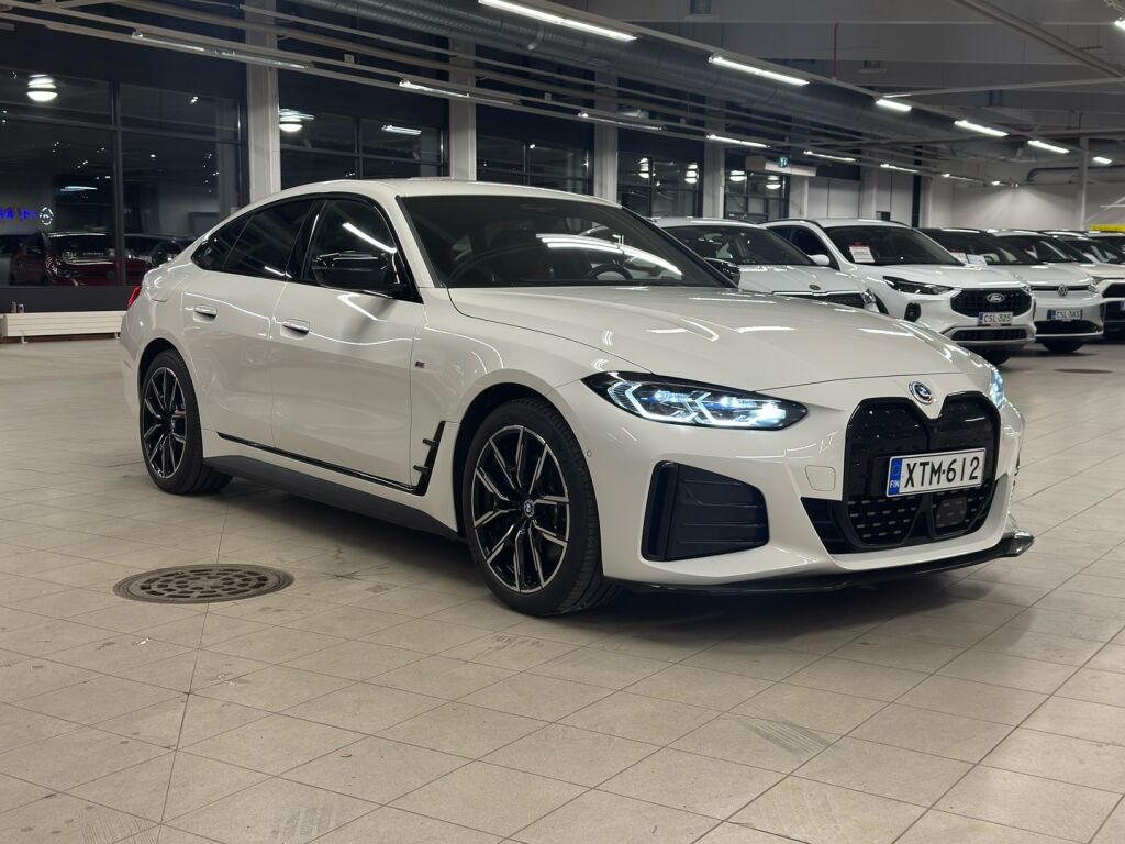 BMW i4 2023 Valkoinen