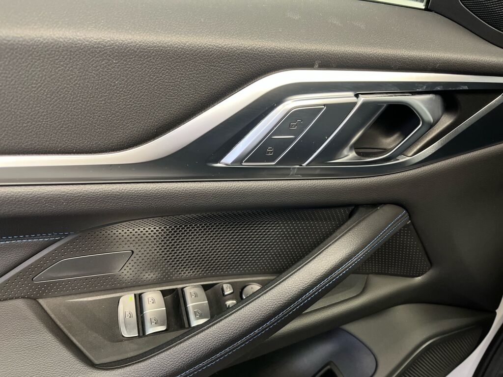 BMW i4 2023 Valkoinen