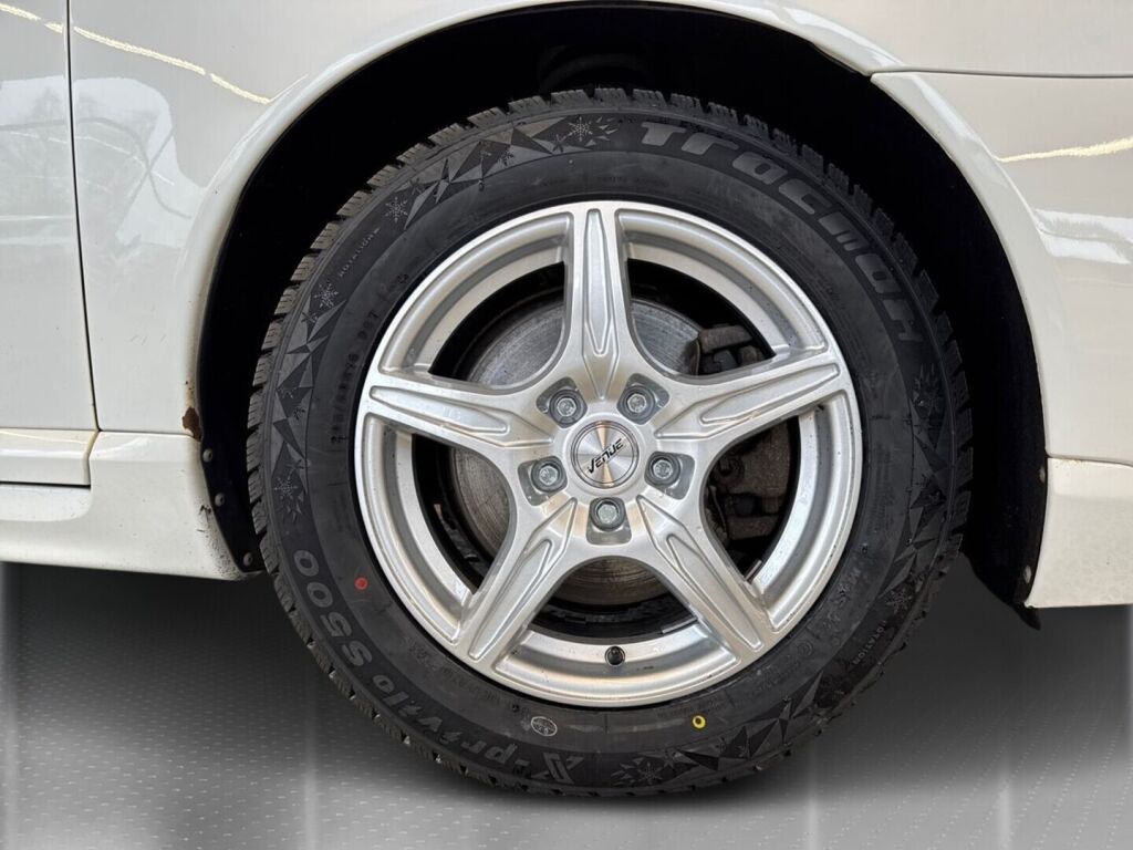 Volvo V70 2012 Valkoinen