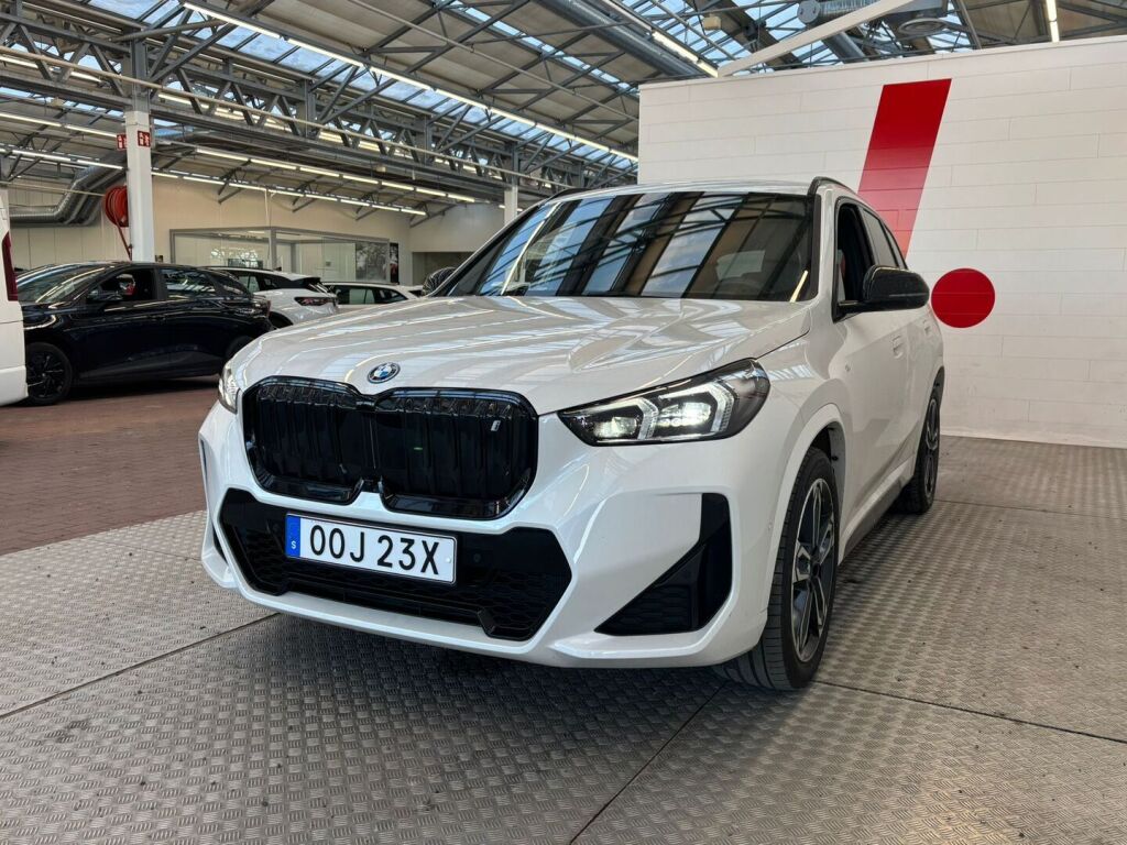 BMW iX1 2024 Valkoinen