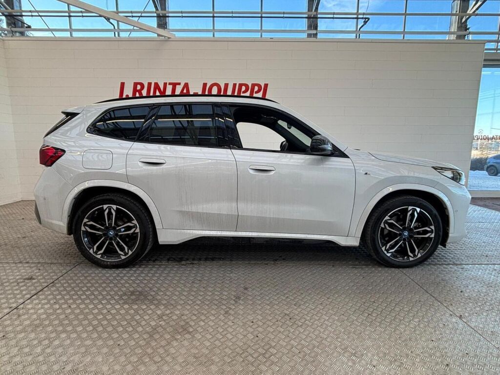 BMW iX1 2024 Valkoinen