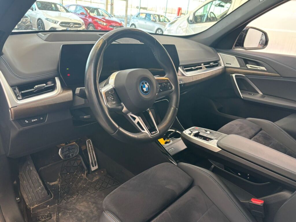 BMW iX1 2024 Valkoinen