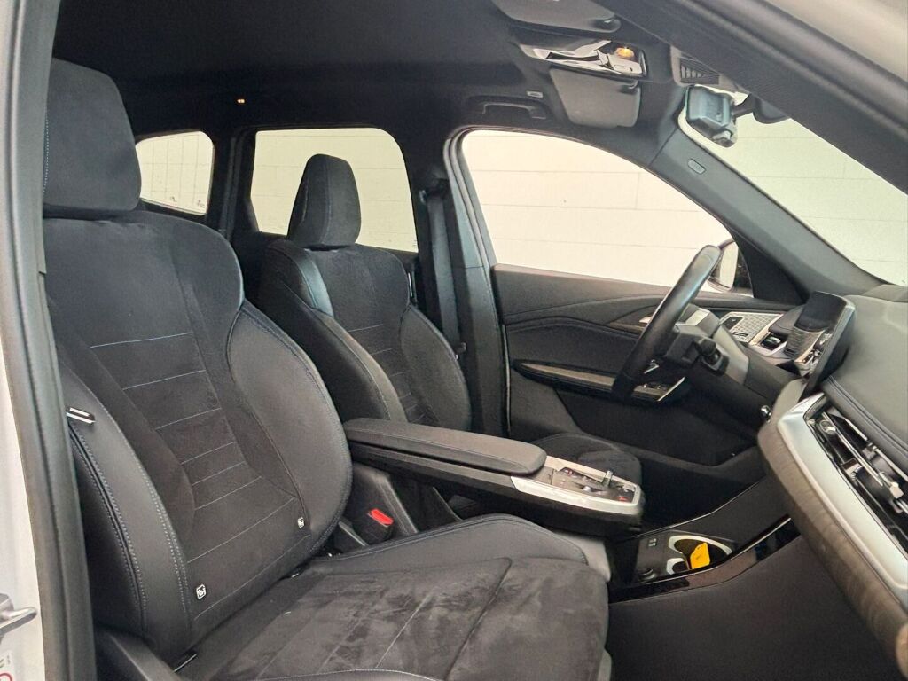 BMW iX1 2024 Valkoinen