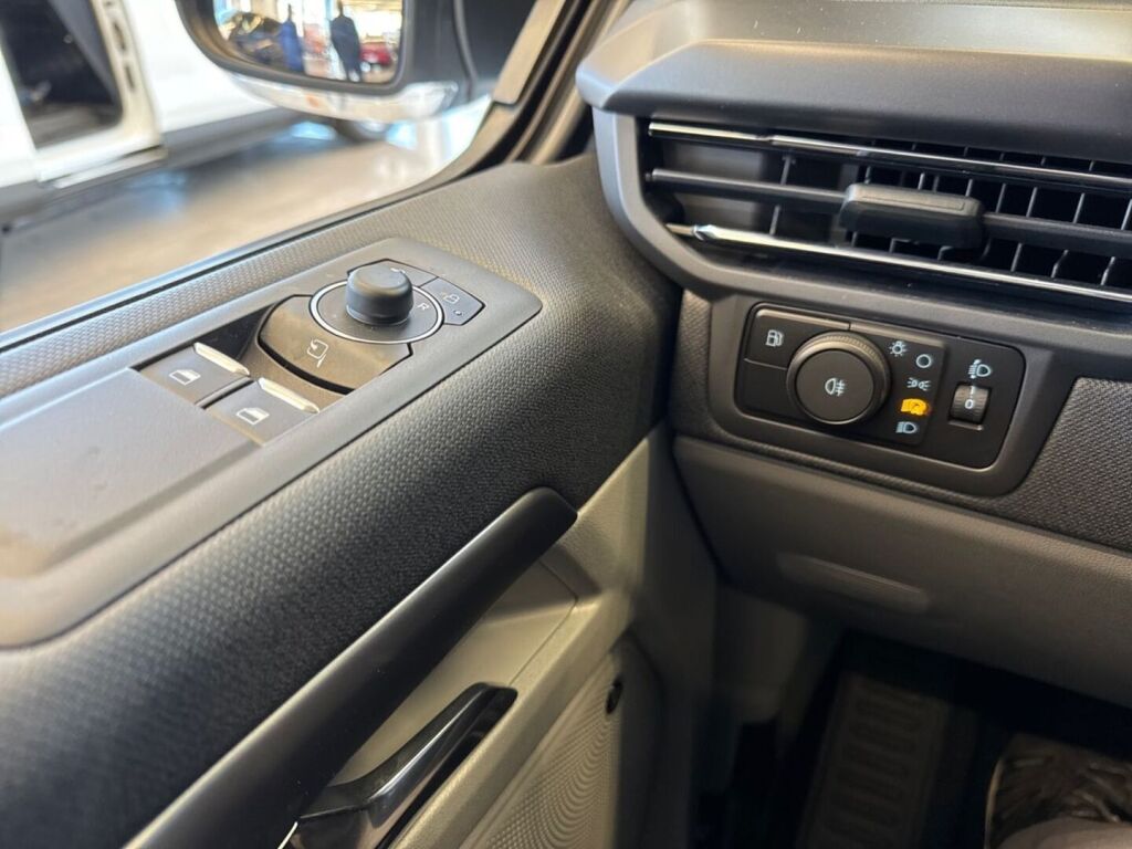 Ford Tourneo Custom 2026 Frozen White