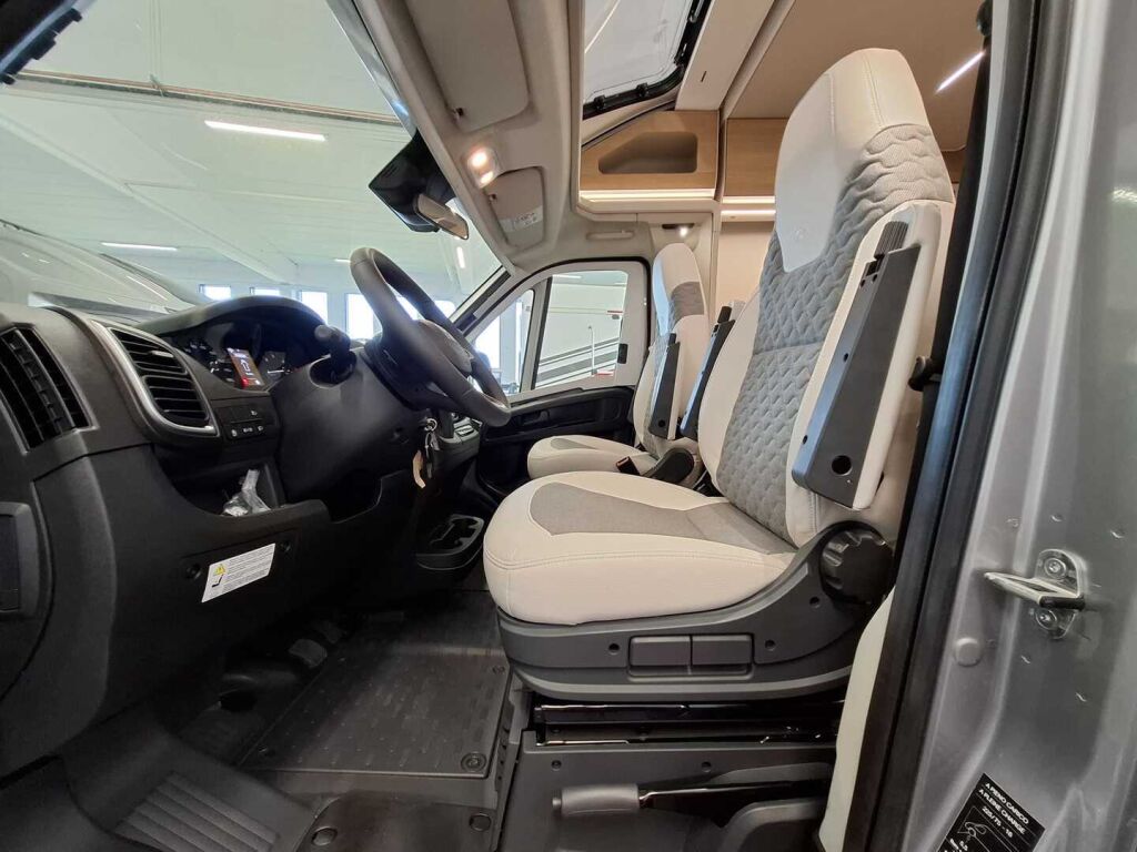 Adria Matrix 670 SL 60 Years Selection 2026 Harmaa