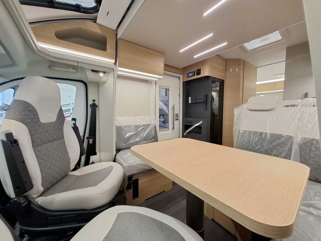 Adria Matrix 670 SL 60 Years Selection 2026 Harmaa