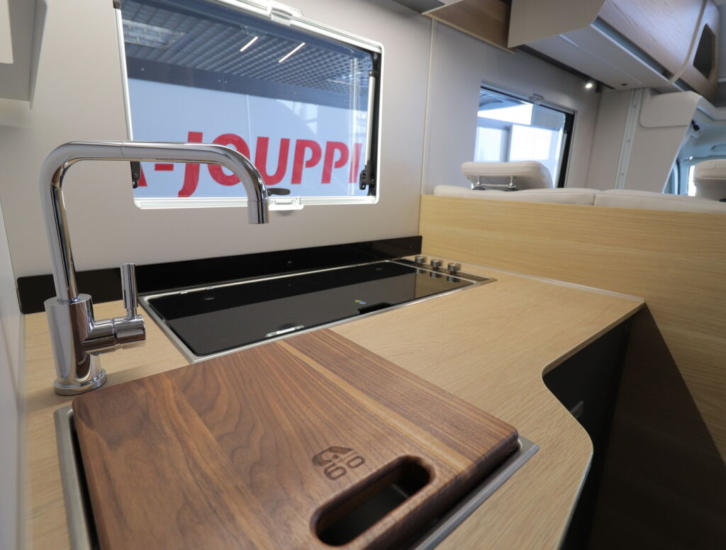 Adria Matrix 670 SL 60 Years Selection 2026 Harmaa
