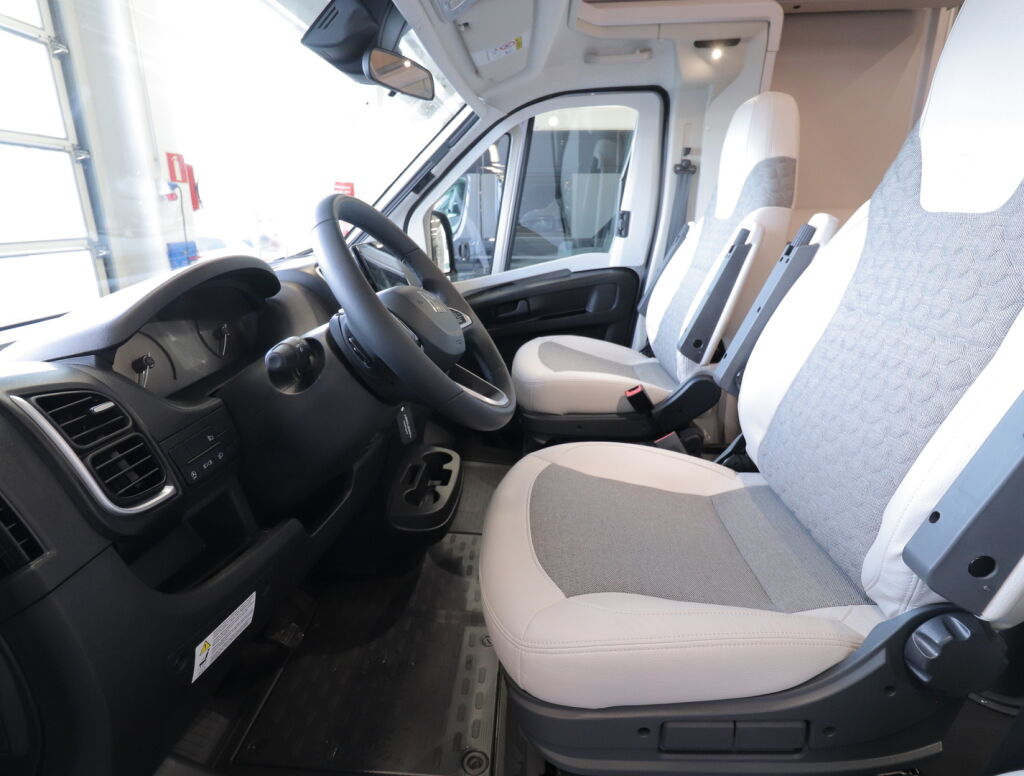 Adria Matrix 670 SL 60 Years Selection 2026 Harmaa