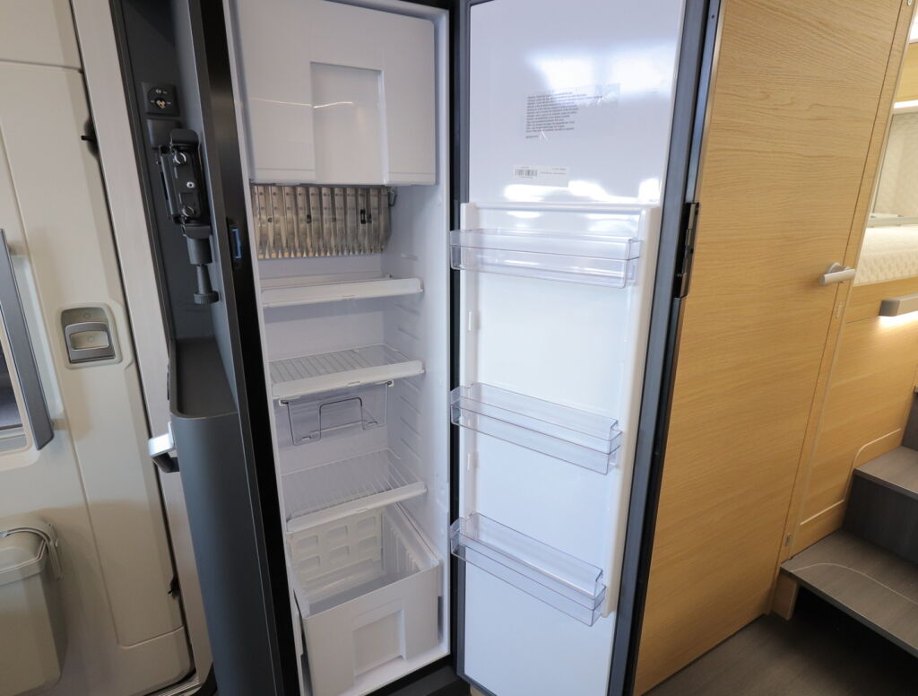 Adria Matrix 670 SL 60 Years Selection 2026 Harmaa