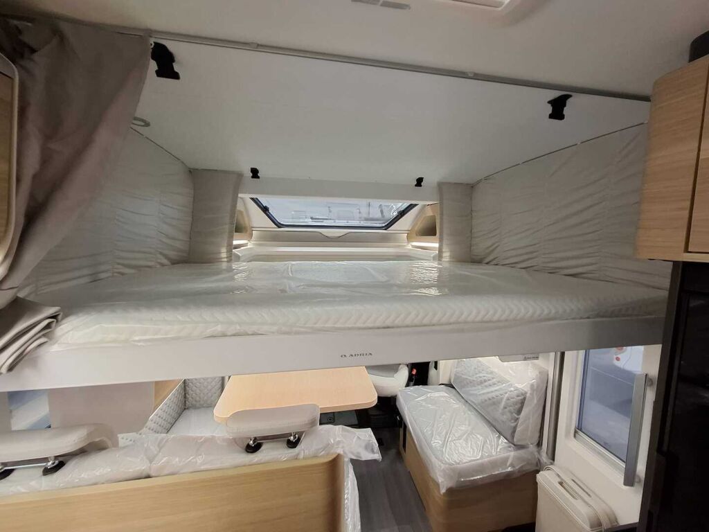 Adria Matrix 670 SL 60 Years Selection 2026 Harmaa