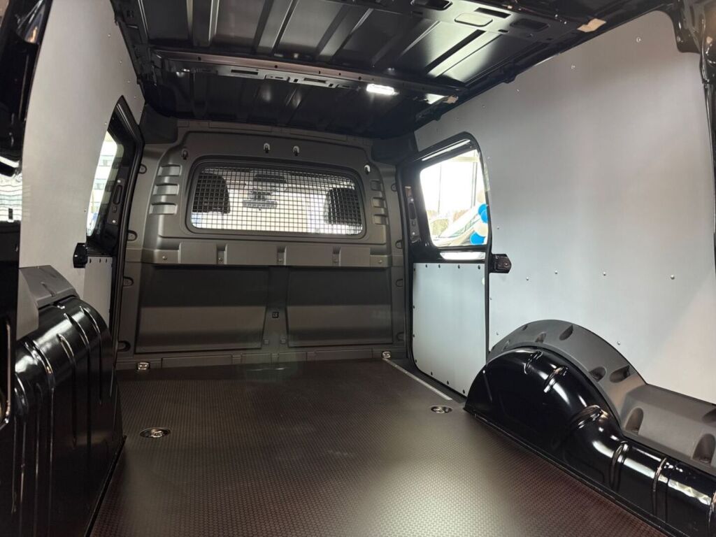 Ford Transit Connect 2026 Ink Black