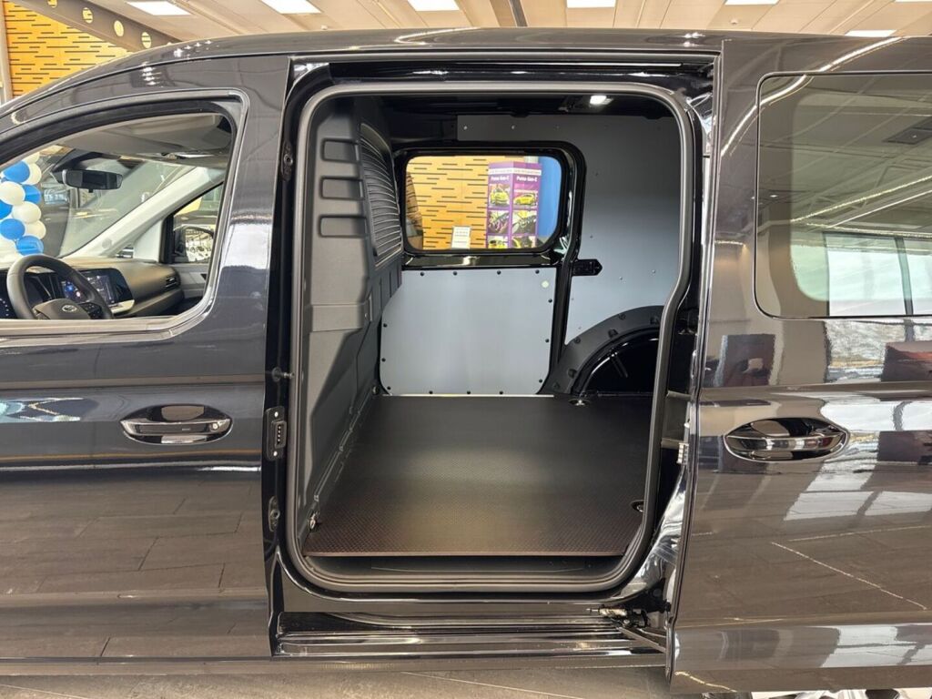 Ford Transit Connect 2026 Ink Black