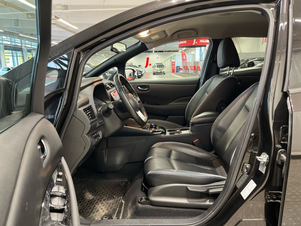Nissan Leaf 2019 Musta