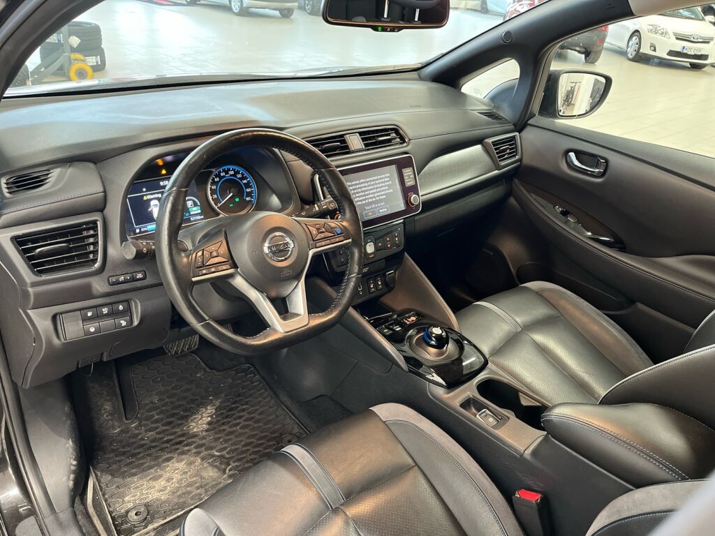 Nissan Leaf 2019 Musta