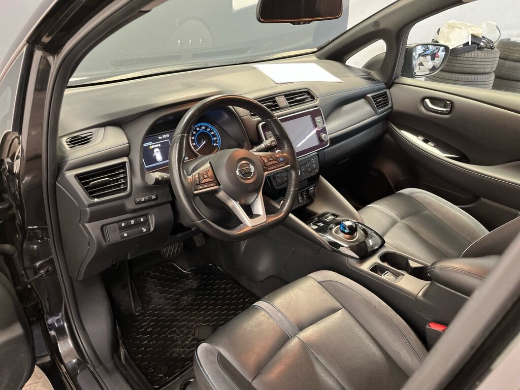 Nissan Leaf 2019 Musta