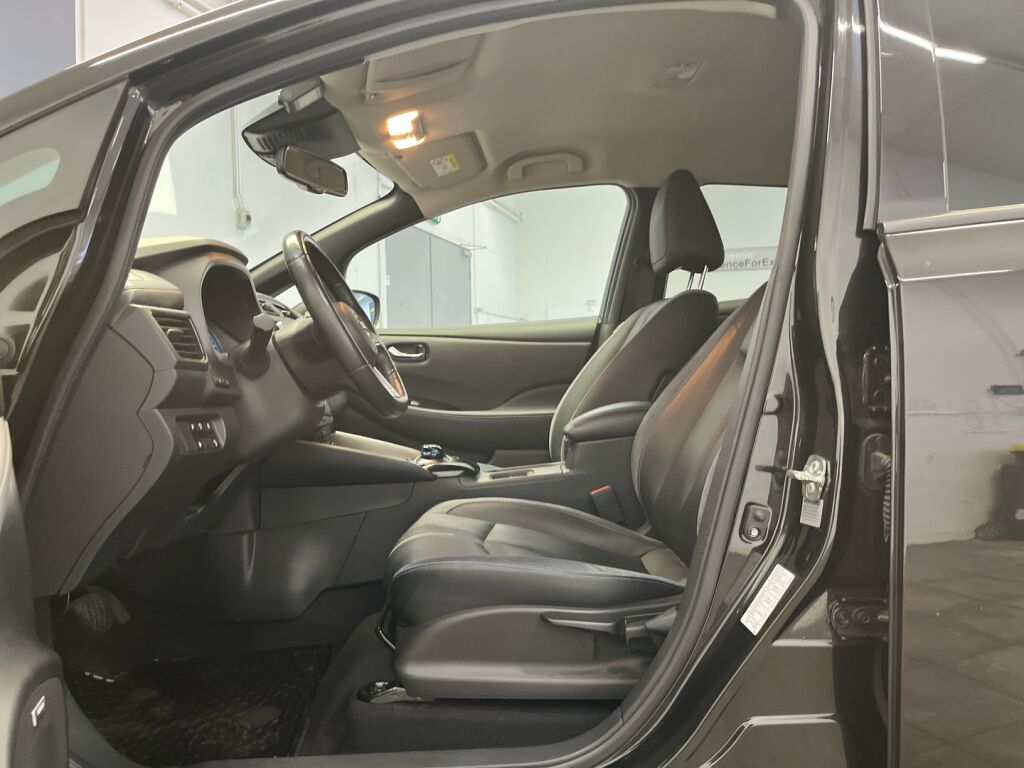 Nissan Leaf 2019 Musta