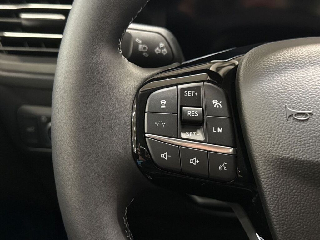 Ford Kuga 2026 Vihreä