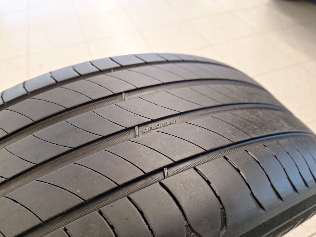 Mercedes-Benz EQC 2021 