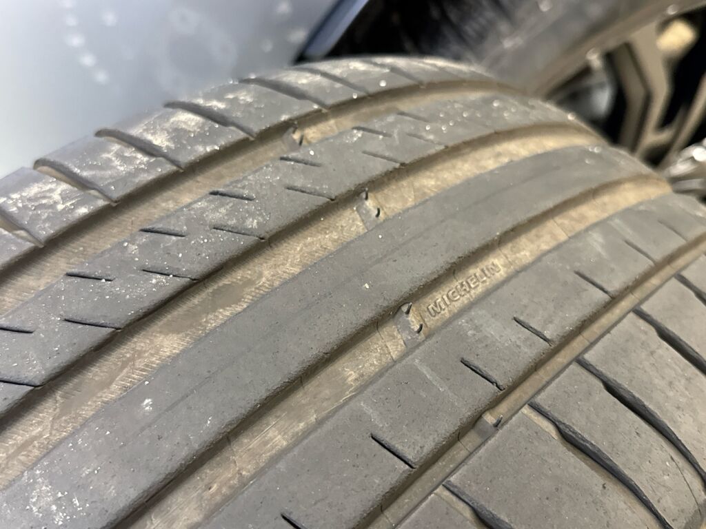 Mercedes-Benz EQC 2021 Harmaa