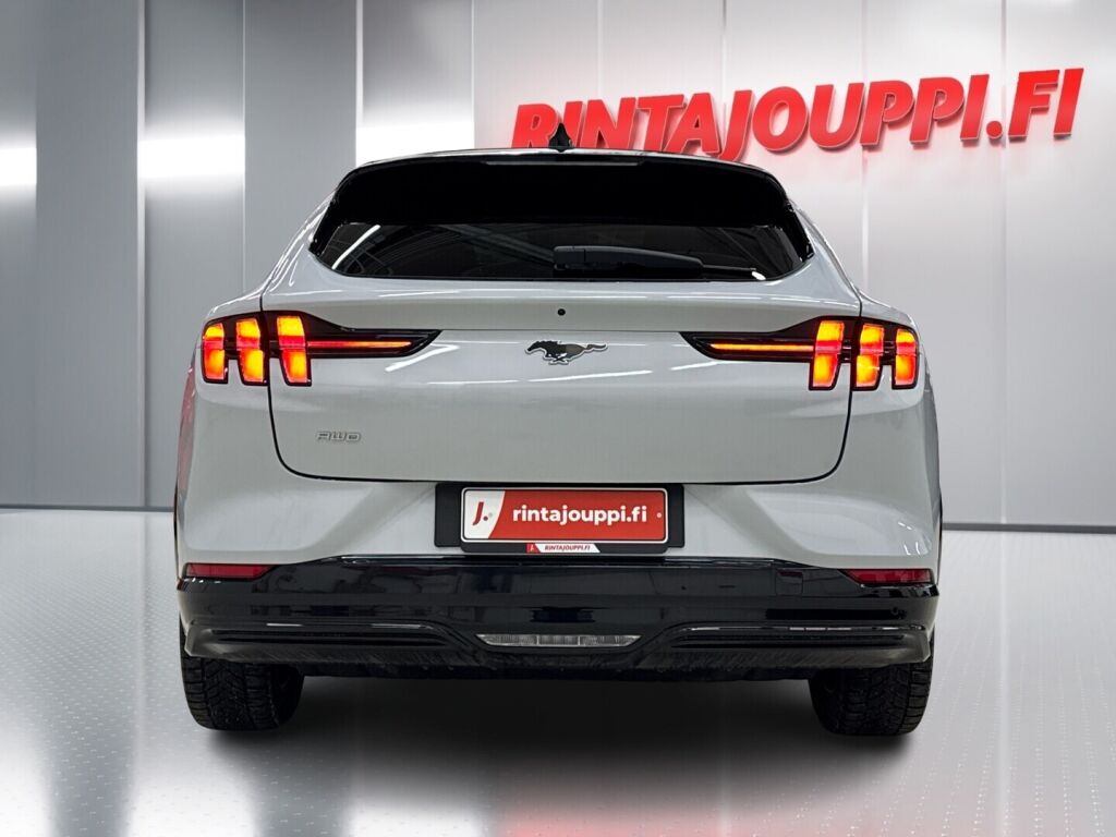 Ford Mustang Mach-E 2022 