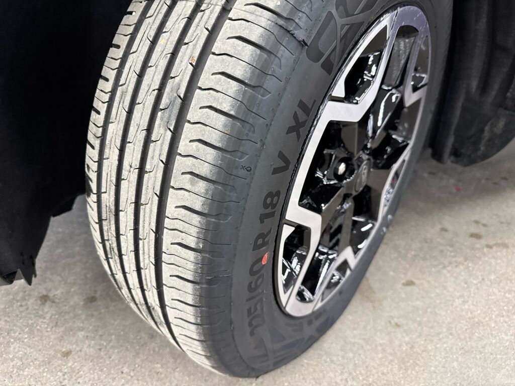 Ford Kuga 2026 Musta