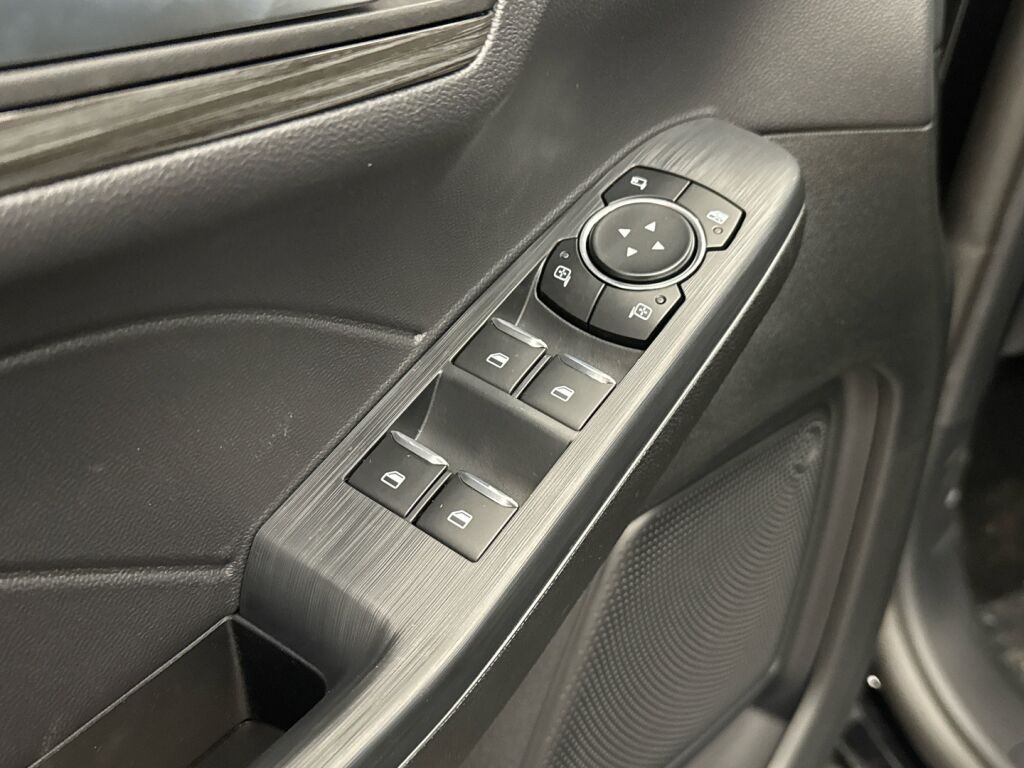 Ford Kuga 2026 Musta