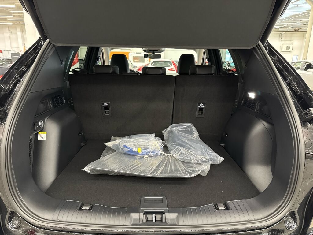 Ford Kuga 2026 Musta