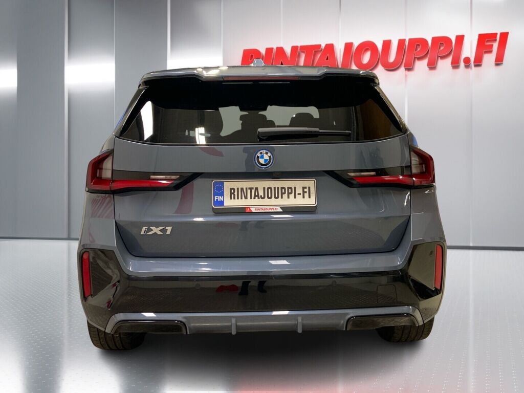 BMW iX1 2024 