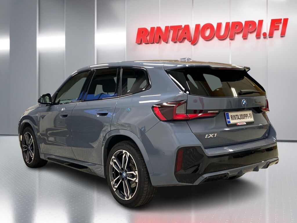 BMW iX1 2024 