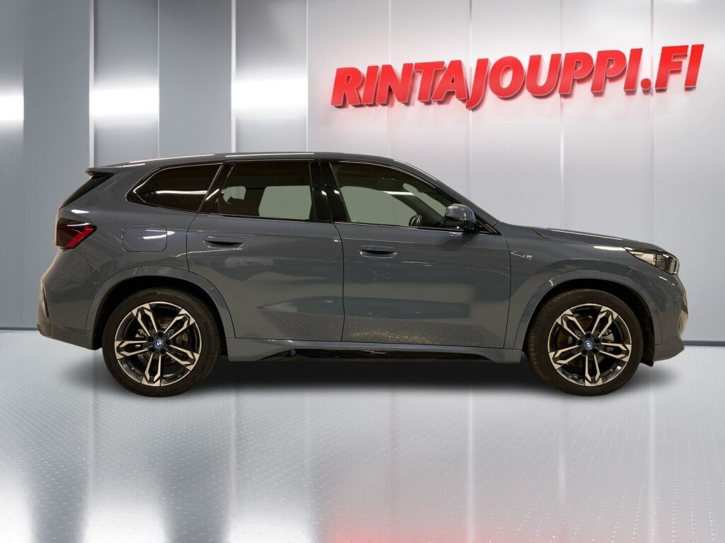 BMW iX1 2024 