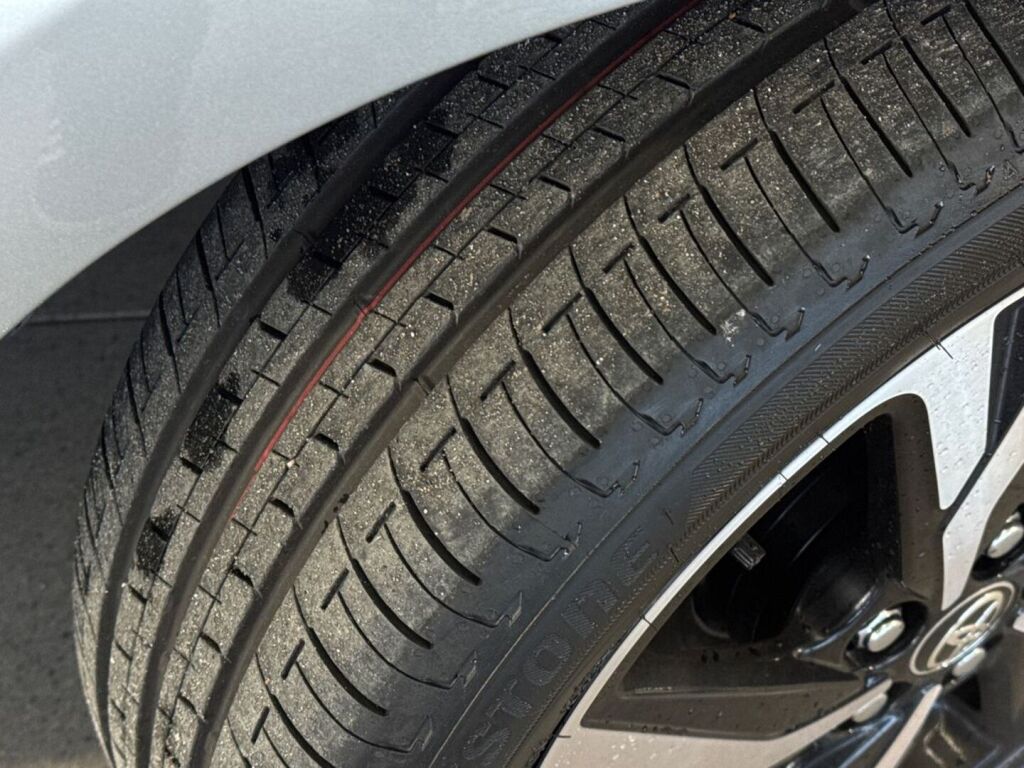 Toyota Yaris 2026 Harmaa