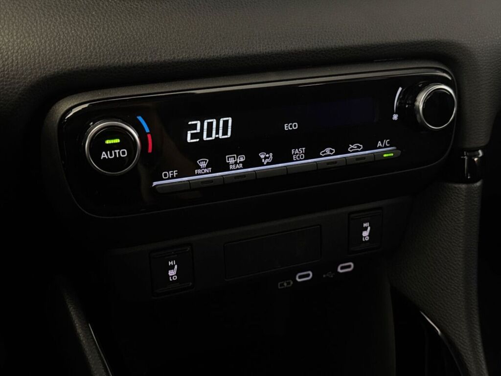Toyota Yaris 2026 Harmaa