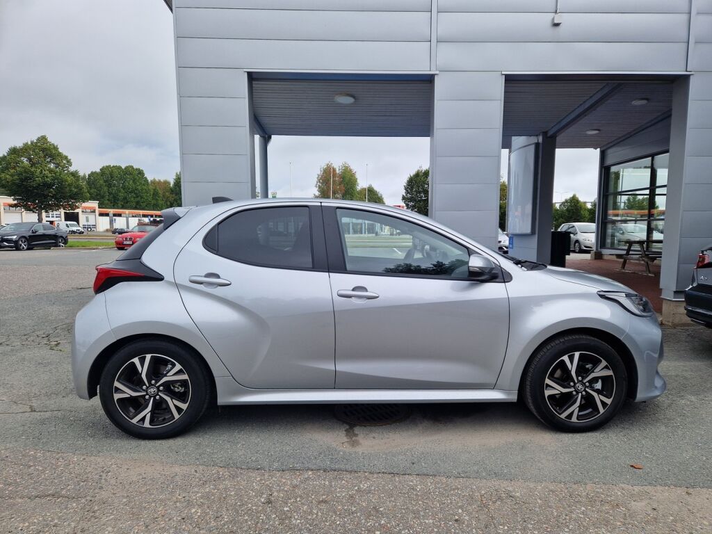 Toyota Yaris 2026 Harmaa