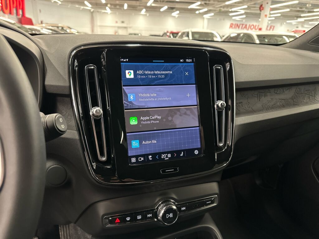 Volvo XC40 2023 Musta