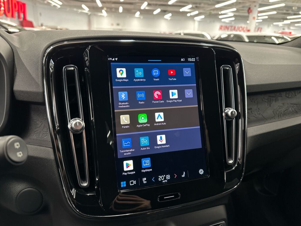 Volvo XC40 2023 Musta