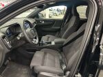 Volvo XC40 2023 Musta