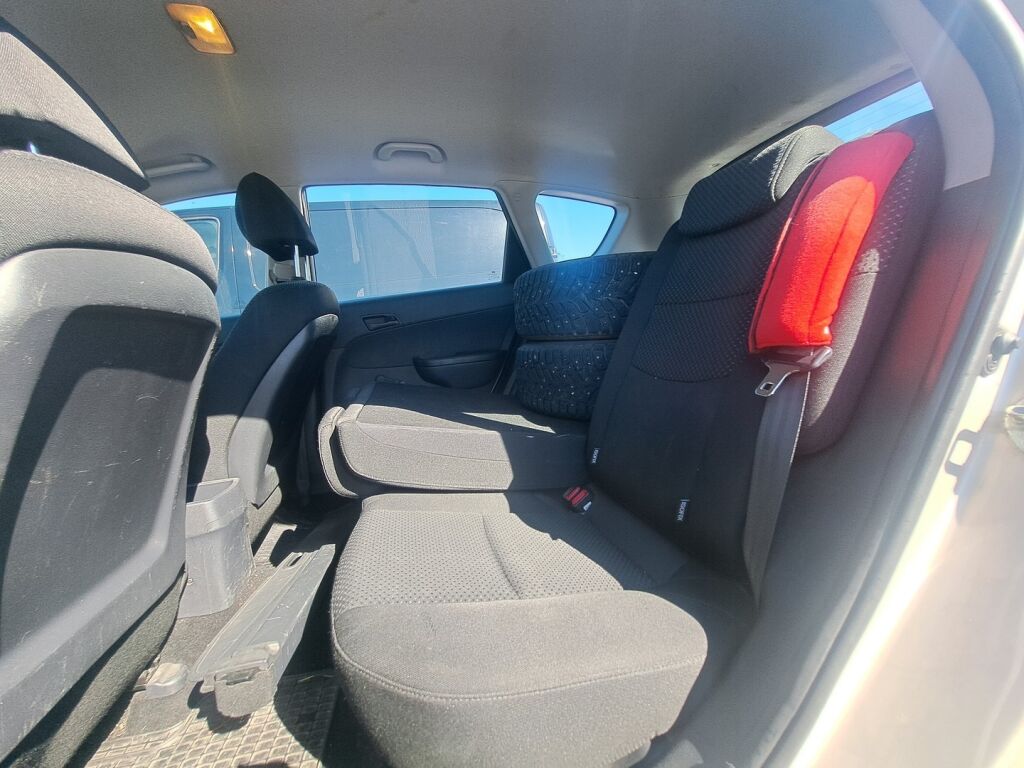 Hyundai i30 2011 Hopea